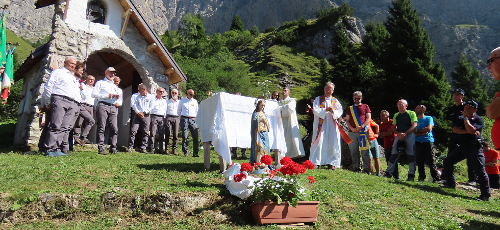 In 150 al rifugio "7° Alpini" per ricordare i caduti in montagna